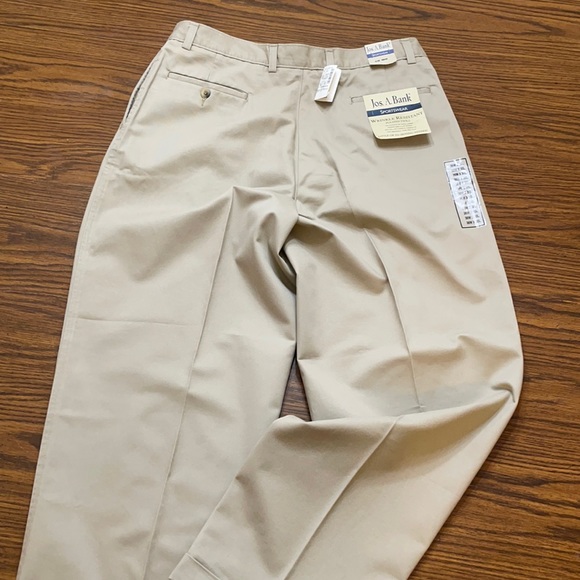 Jos. A. Bank Khaki Pleated Cuffed Pants 36W x 30L - Picture 2 of 6